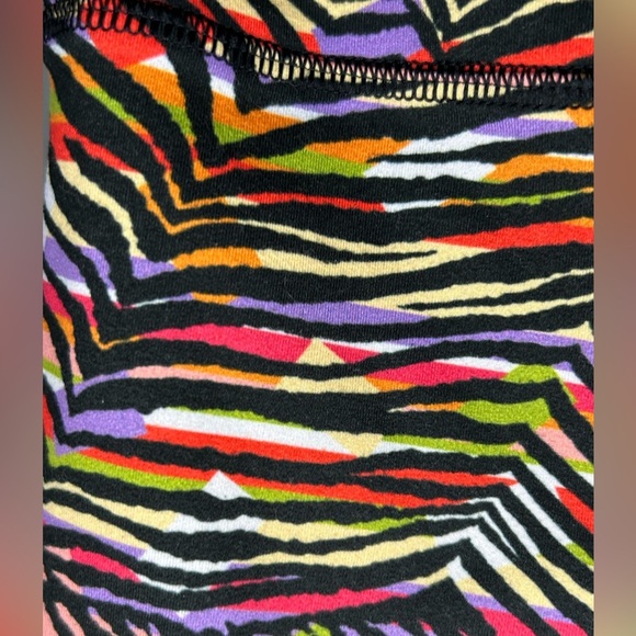 FLEO WZA Exclusive Rainbow Zebra Print Shorts Women’s Size XS Colorful Sporty - Picture 4 of 6